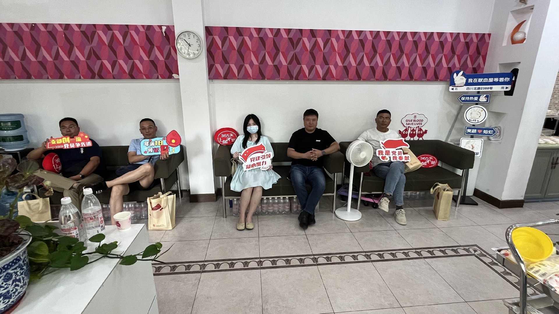 1752129162932554.jpg 1752129162932554.jpg